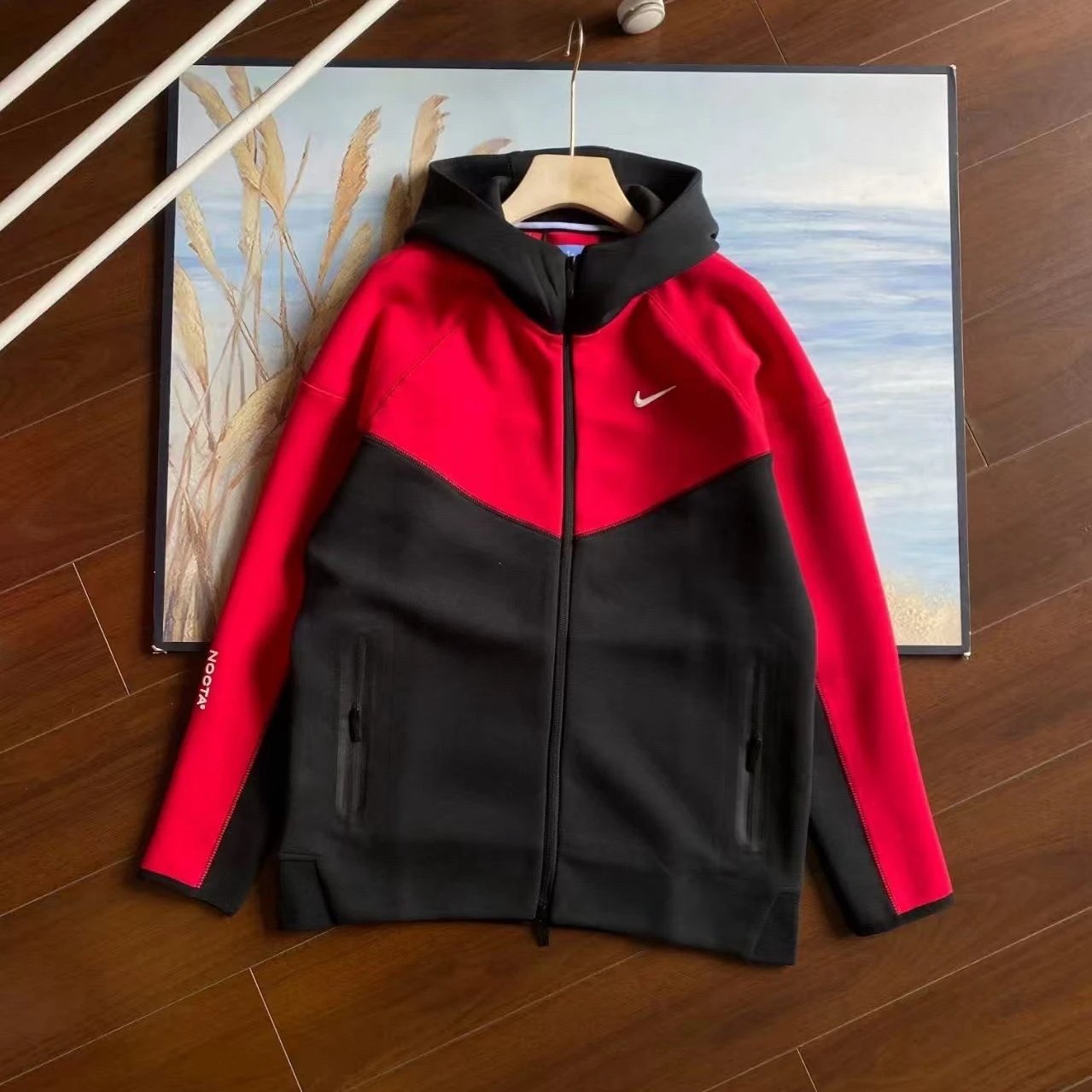 FD8454 Black/Red