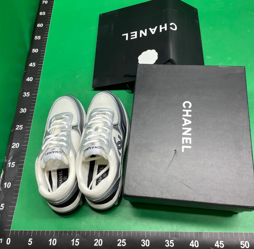 Champagne Black and White Sports Shoes WhatsApp+852 57714348