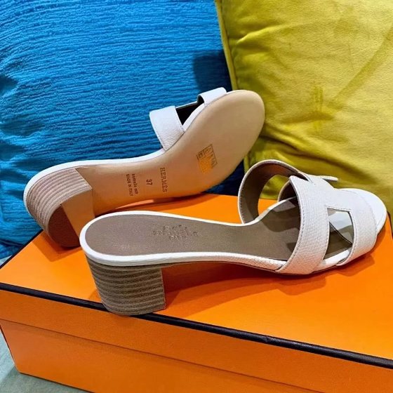 High version of Hermes H home leather thick heel slippers Hermes slippers 2022 spring and summer new external slippers female H slippers female tide slippers female beach shoes female slippers summer tide brand women's shoes slippers H slippers leather thick heel flat slippers H home Hermes home H slippers high-heeled slippers sandals heel high 5cm private custom lizard skin fully hand-stitched