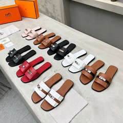 High version Hermes * Hermes lock buckle flat slippers 2024 new H lock buckle leather flat slippers for women's summer outdoor wear, thick high heels for casual mid heeled sandals, metal lock buckle flat slippers for women's summer outdoor wear, leather one-piece mid heeled slippers for women's summer outdoor wear, fashionable and comfortable open toed lazy sandals, summer leather lock buckle open toed sandals, small lock buckle one-piece slippers in stock