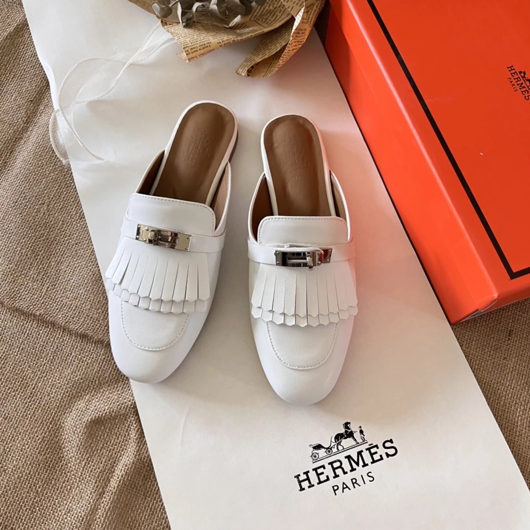 White - tassel