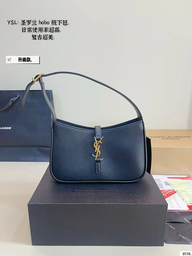 Saint Laurent Crossbody Bags Logo flap and chain-strap designs product detail image 35
