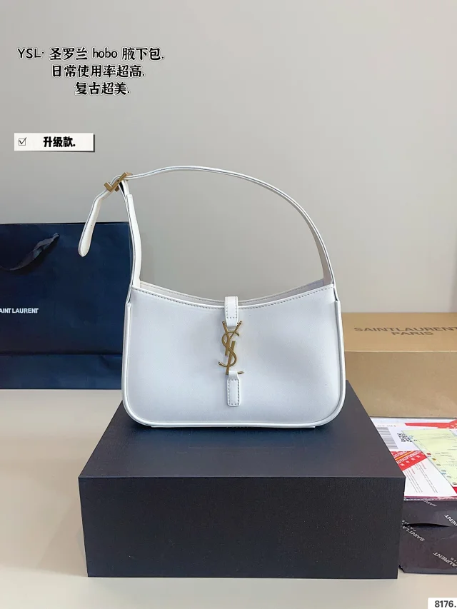Saint Laurent Crossbody Bags Logo flap and chain-strap designs product detail image 34
