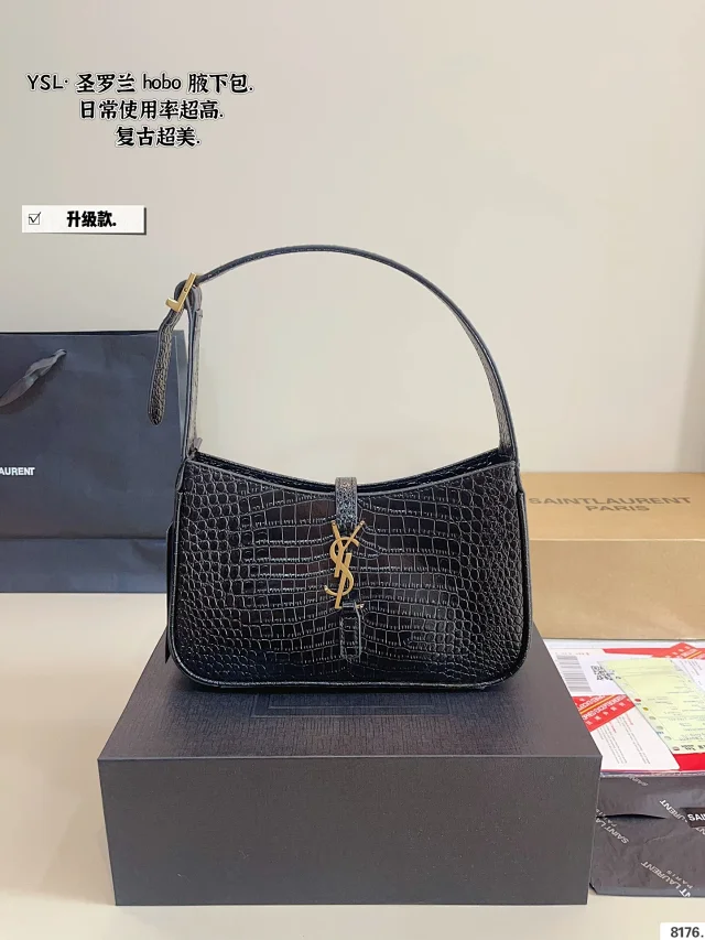 Saint Laurent Crossbody Bags Logo flap and chain-strap designs product detail image 36