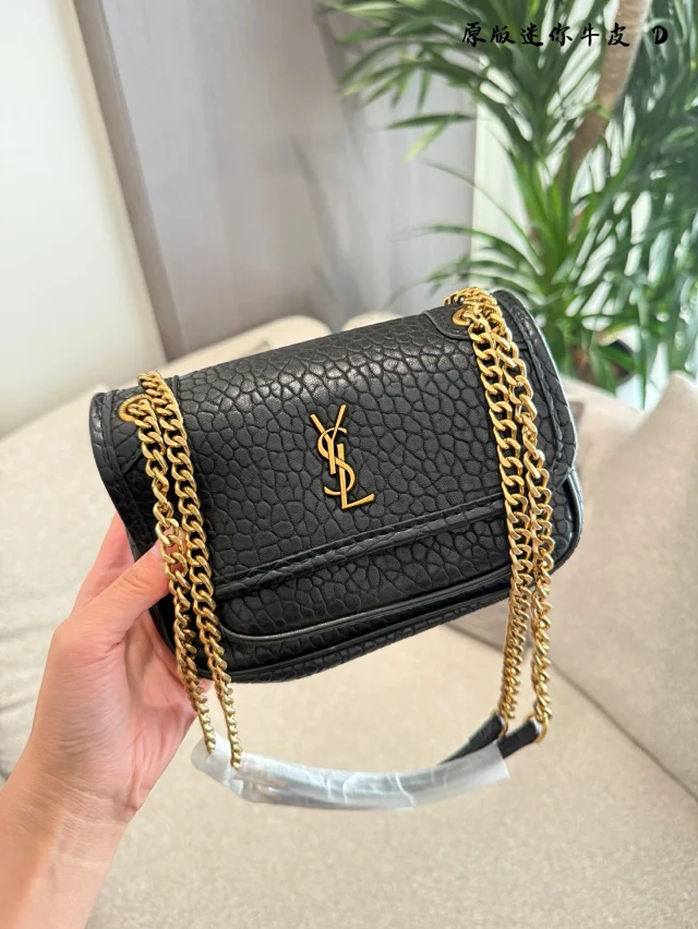 Saint Laurent Crossbody Bags Logo flap and chain-strap designs product detail image 31