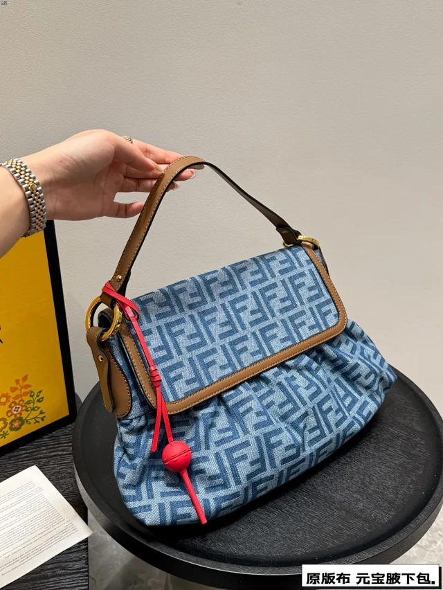 Fendi Sunshine and Peekaboo bags product detail image 12