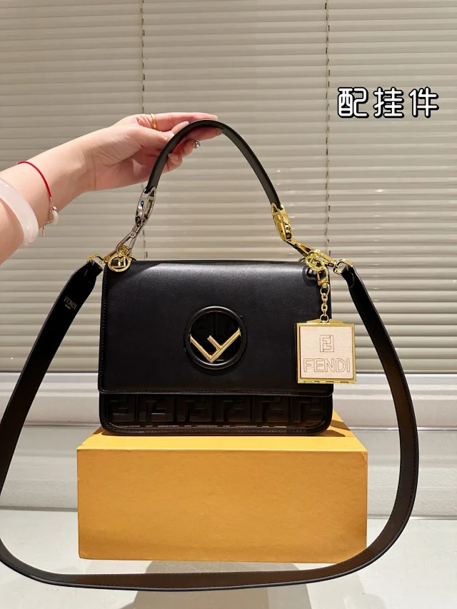 Fendi Sunshine and Peekaboo bags product detail image 20