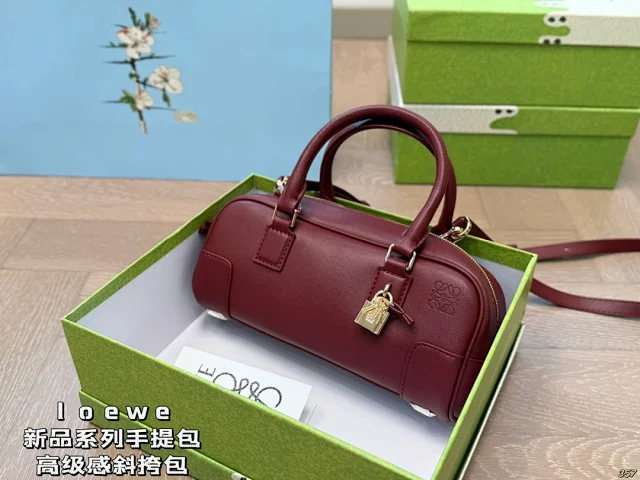 Loewe Drawstring Logo Shoulder Bag product detail image 14