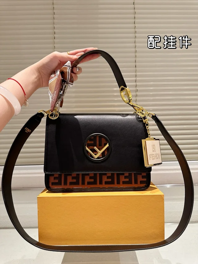 Fendi Sunshine and Peekaboo bags product detail image 22