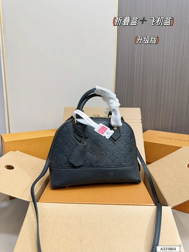 Louis Vuitton Monogram Handbag product detail image 39