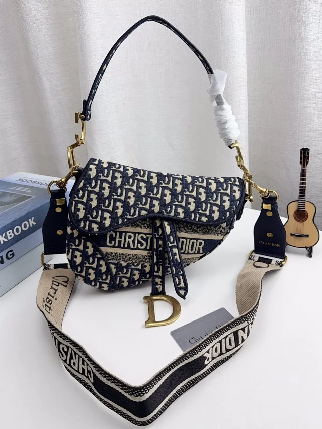 Dior Journey Hobo and Lady product detail image 19