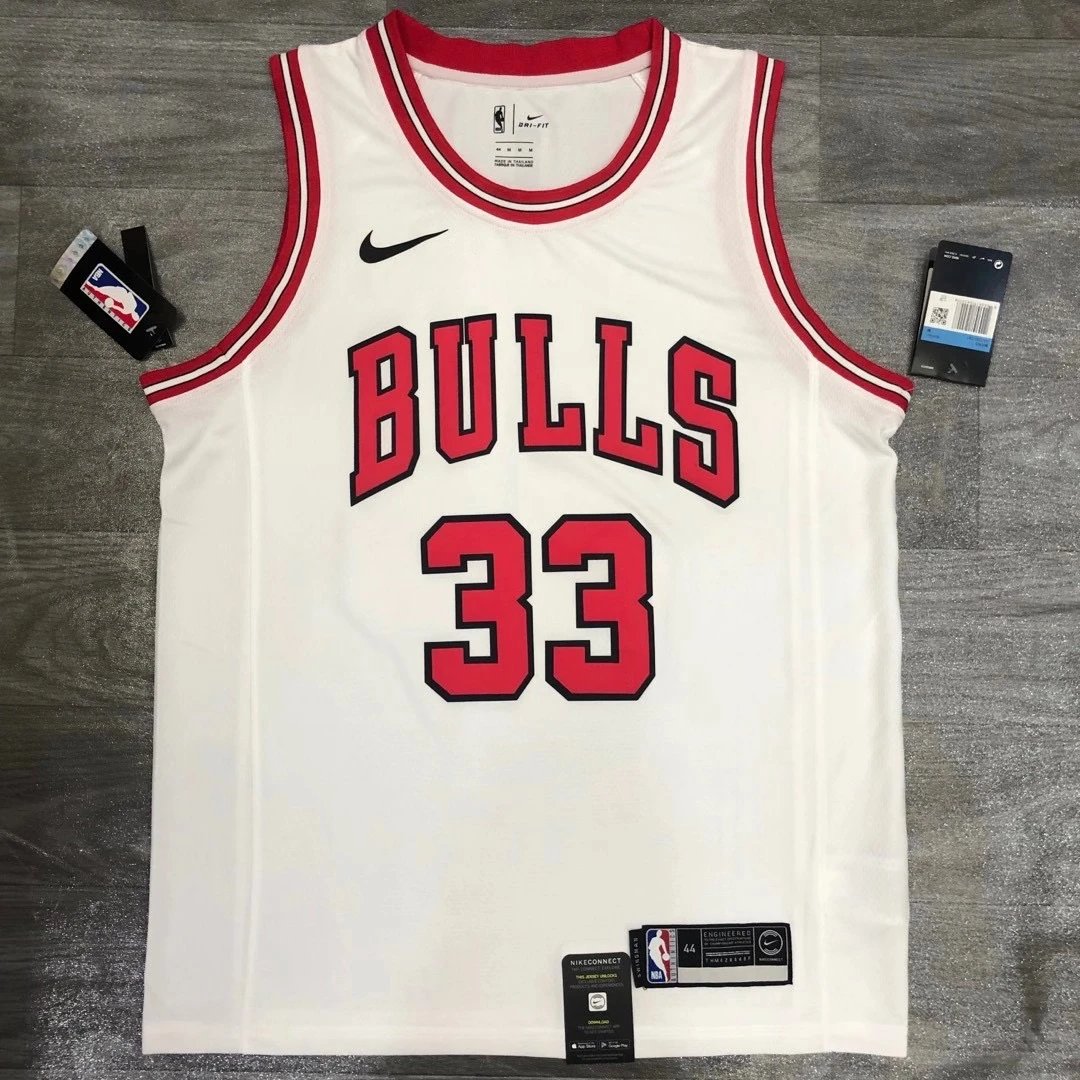 Bull White-33 Pippen