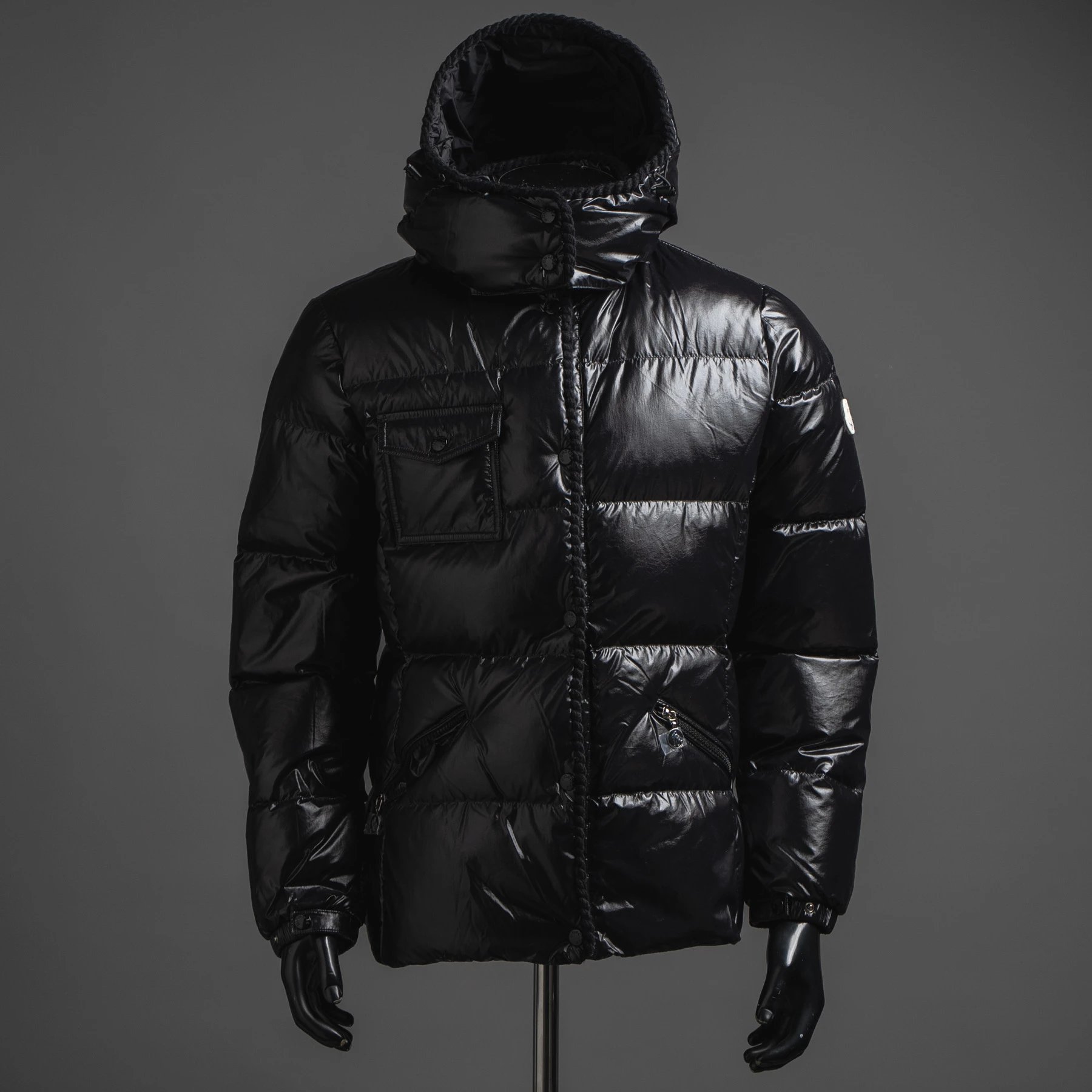 女士针织捆边收腰羽绒服-黑色