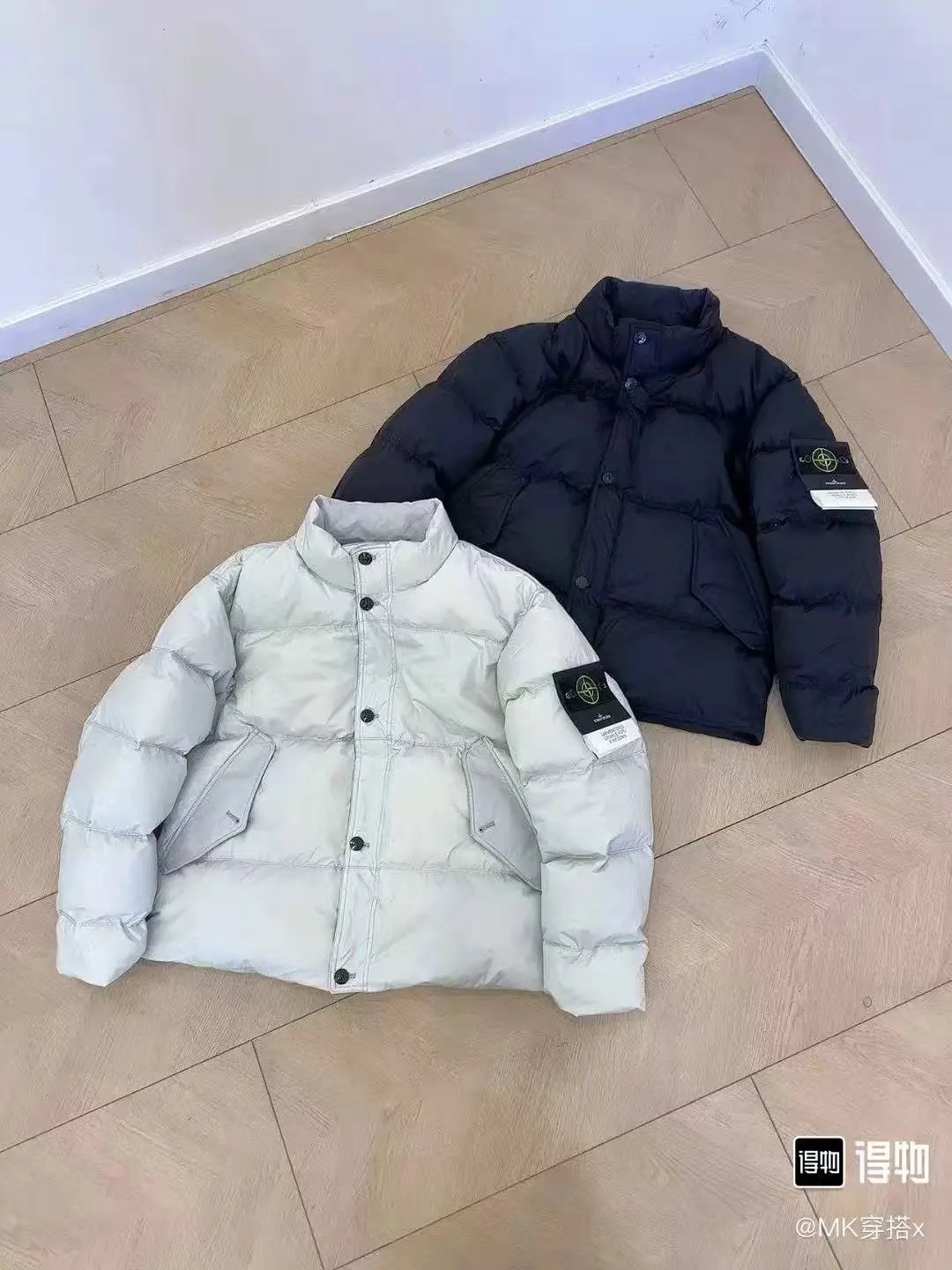 岛 FW24 防风防水纯色Logo徽标高领单排扣绗缝长袖轻薄羽绒棉服外套 1