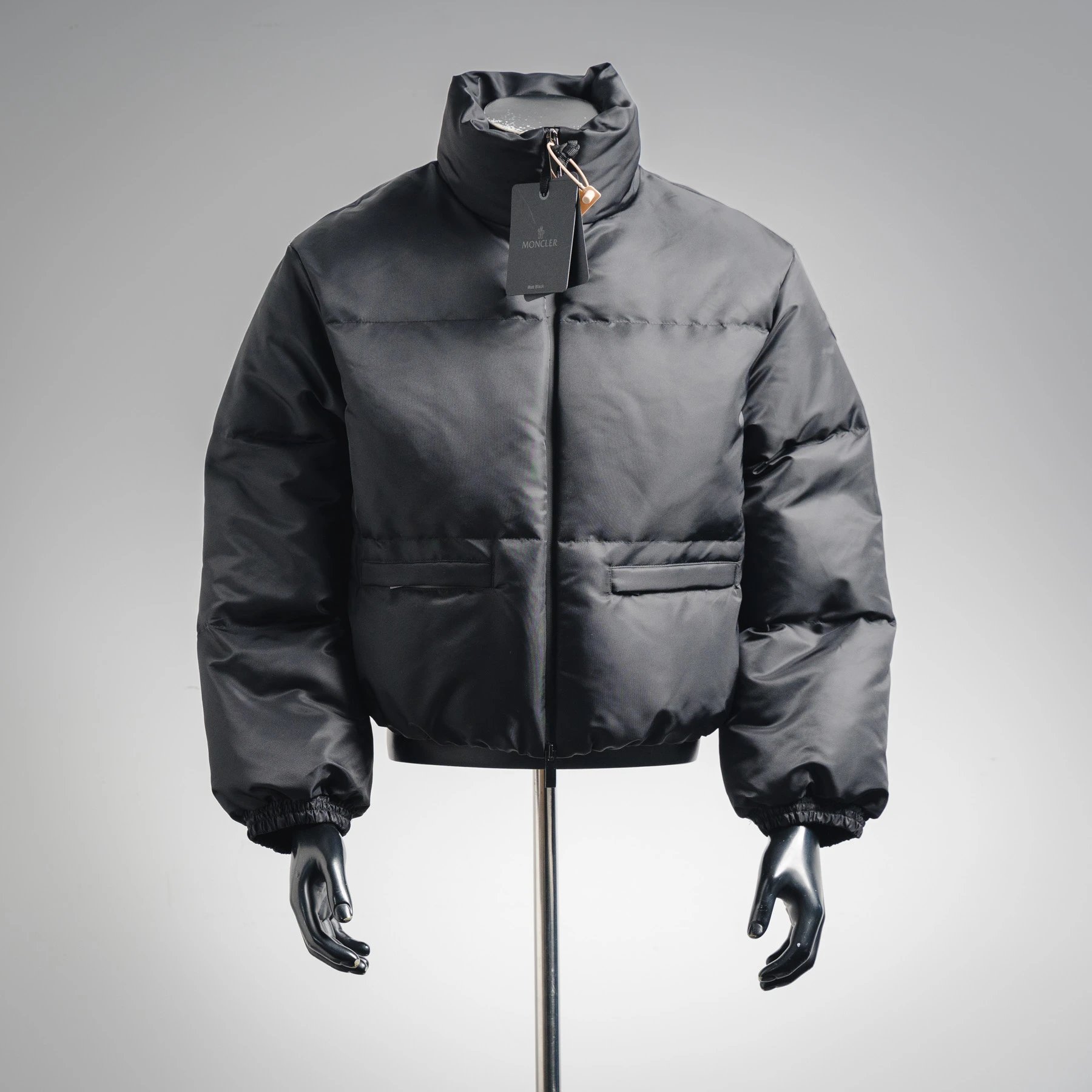 MC M0ncler纯黑色立领短款羽绒服