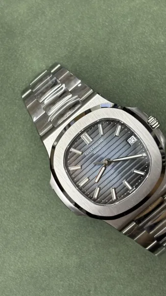 Patek Philippe Nautilus 5711 / 1A-010 Gray Dial Stainless Steel Mechanical Watch Watches - 3