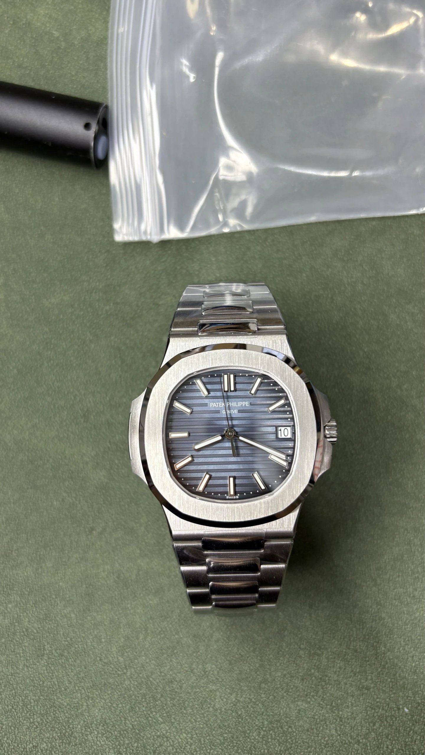 Patek Philippe Nautilus 5711 Wristwatch — SB000556 listing image
