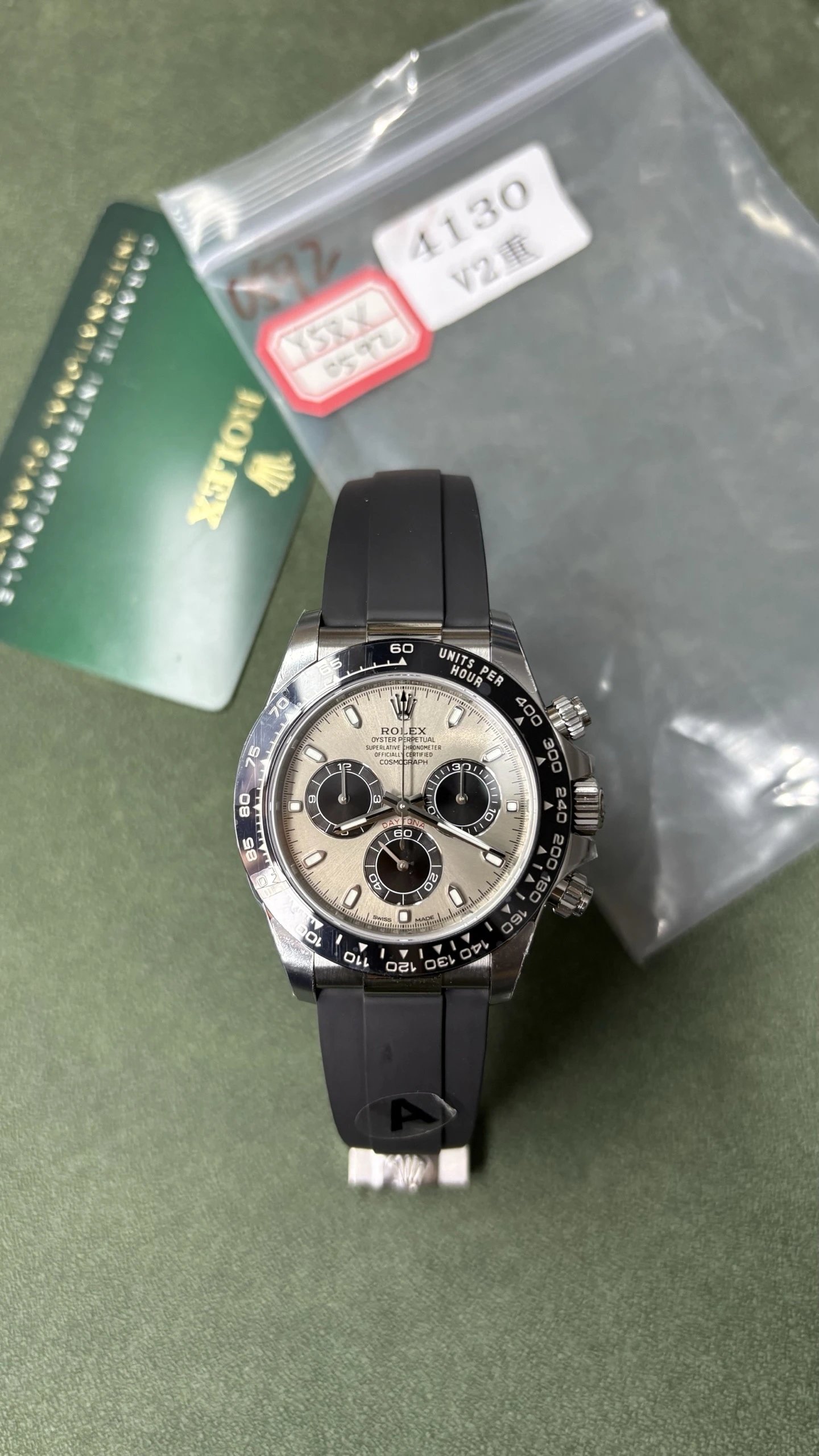 Rolex Cosmograph Daytona Watch - Silver Dial-009459