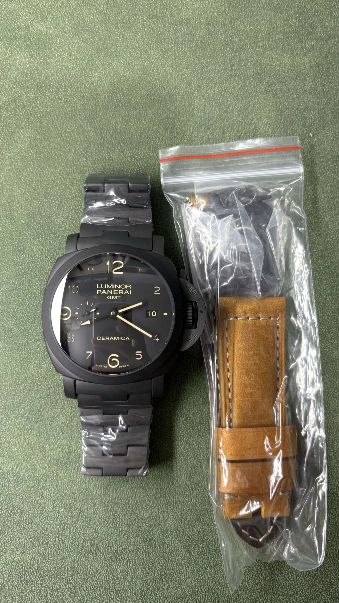 Panerai Luminor GMT Ceramica Watch - Black Dial-010756