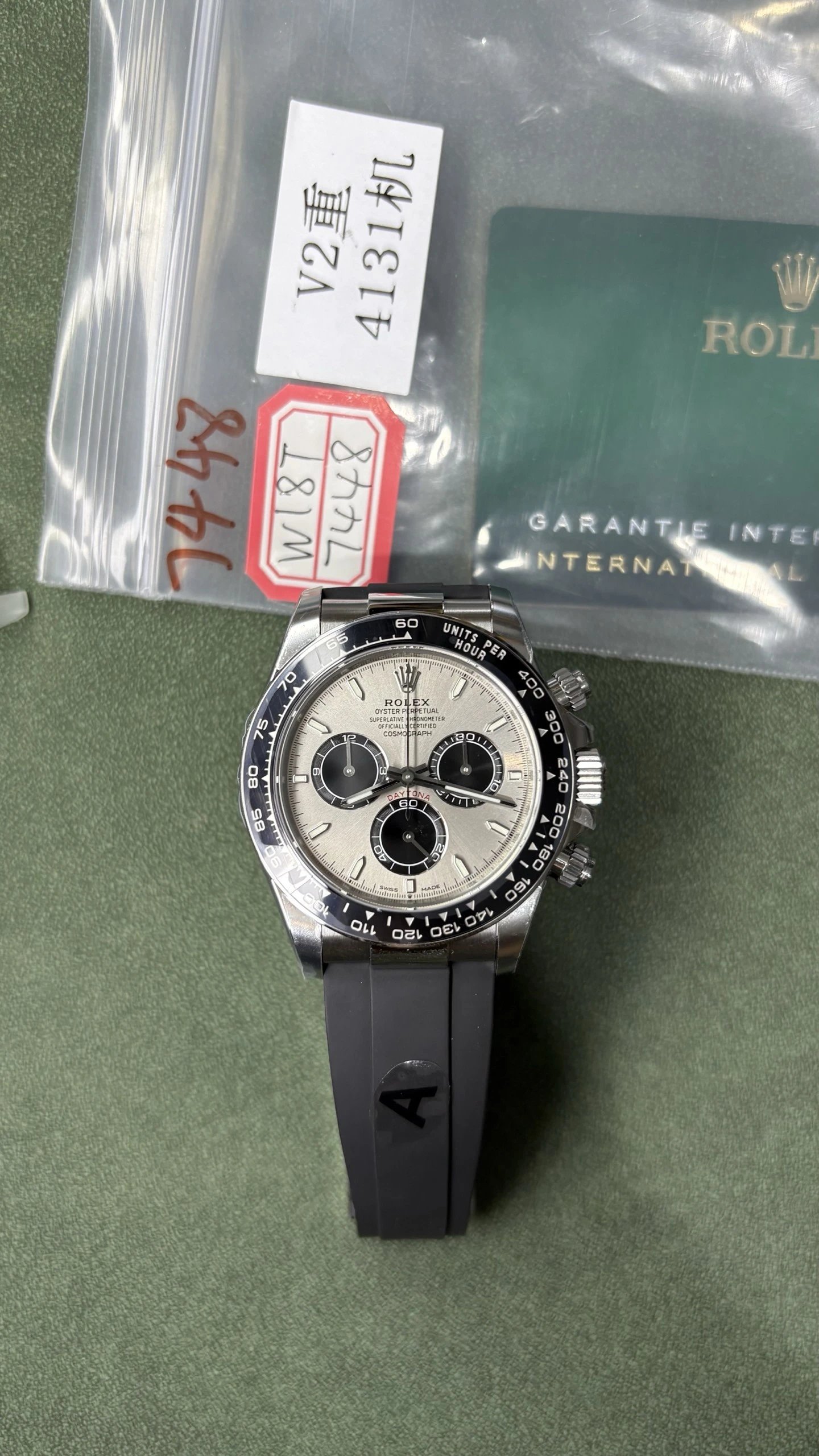 Rolex Cosmograph Daytona Watch - Silver Dial-009412