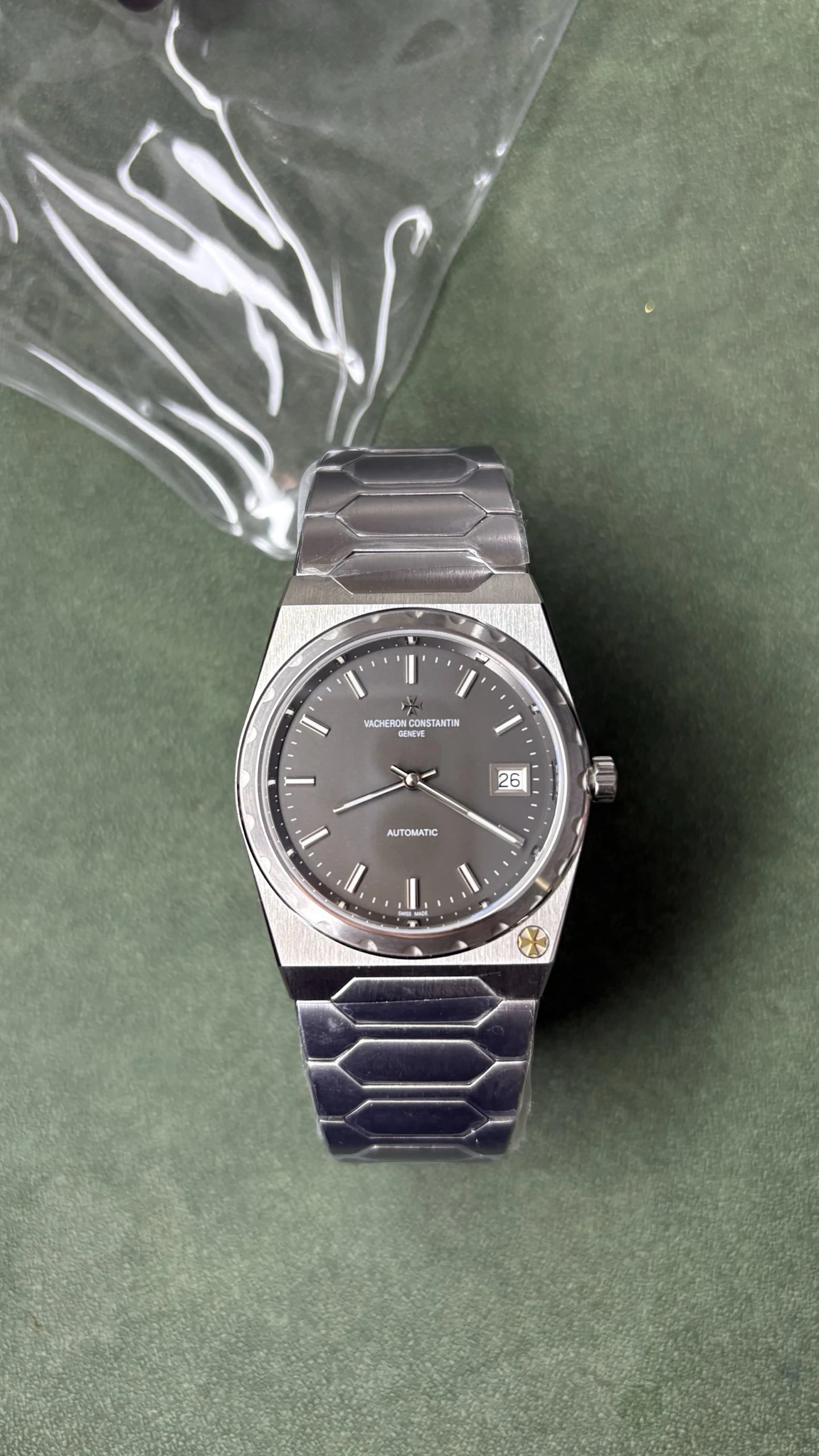 Vacheron Constantin Overseas Watch - Grey Dial-011143