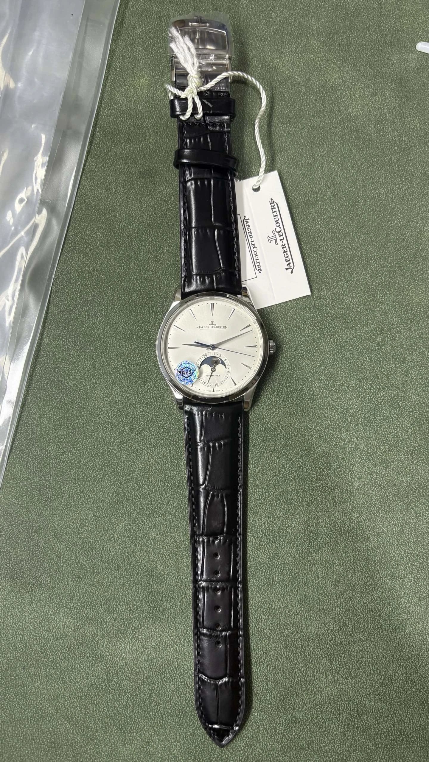 Jaeger-LeCoultre Master Moon Phase Watch - Silver Dial-010755