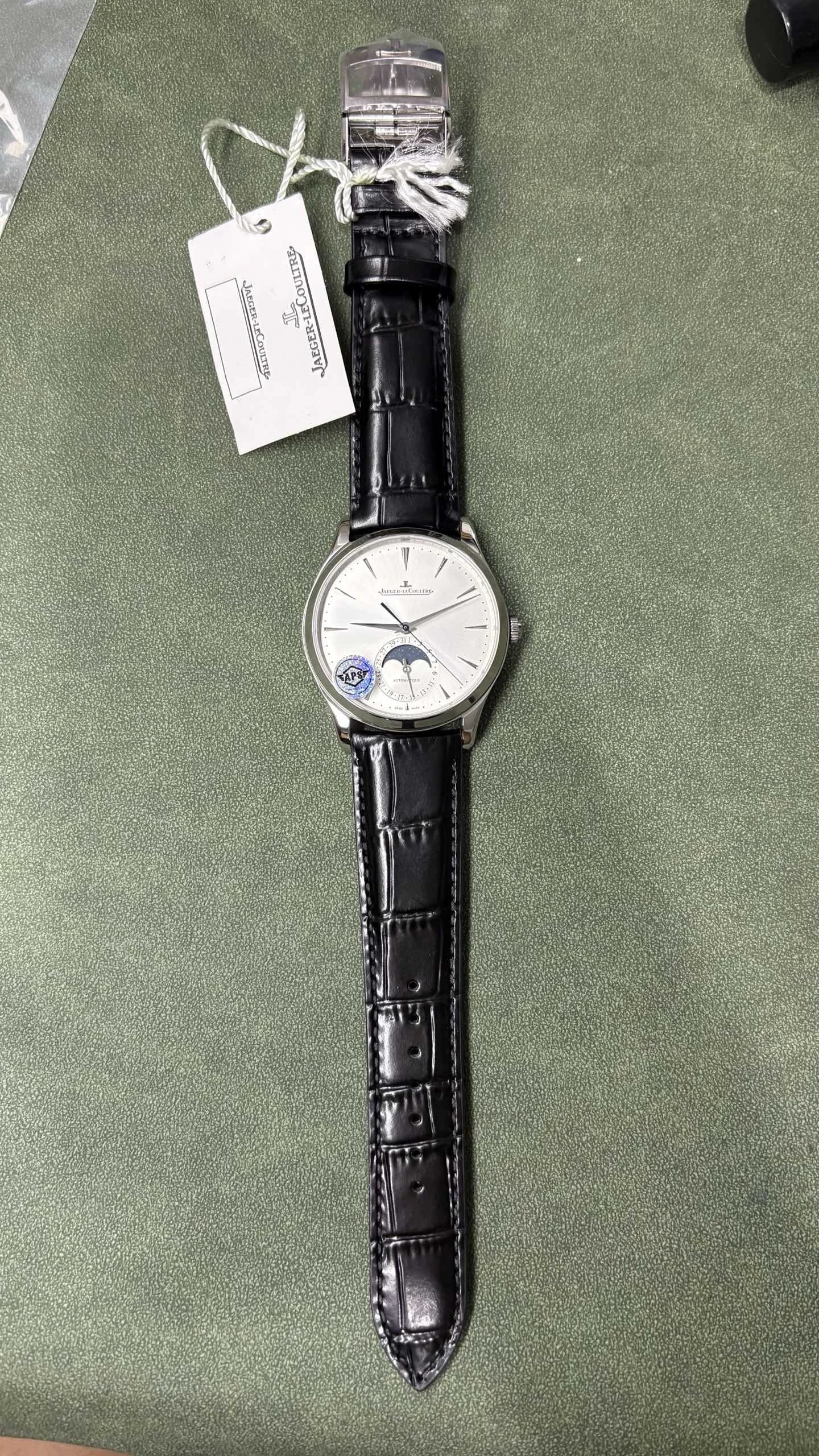 Jaeger-LeCoultre Master Moon Phase Watch - Silver Dial-010843