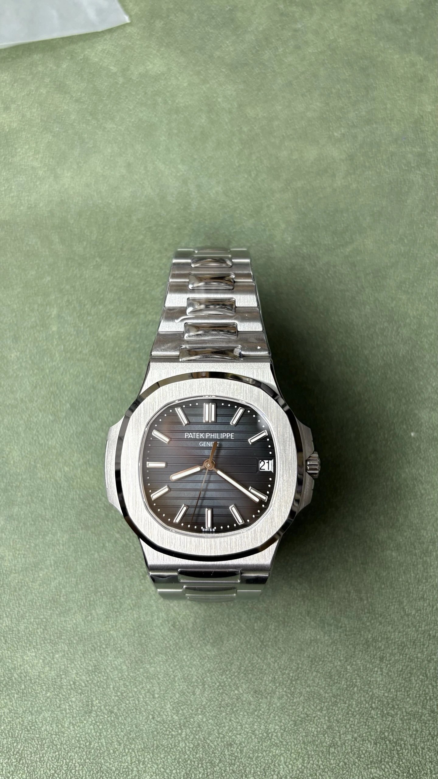 Patek Philippe Nautilus 5711 Wristwatch — SB000602 listing image