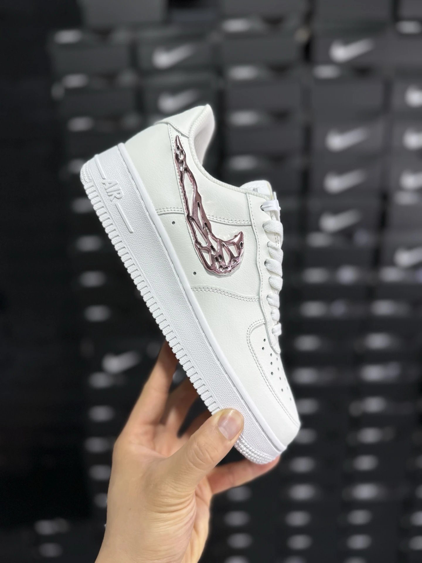清货处理 Nike Air Force 1 Low 液态粉金勾