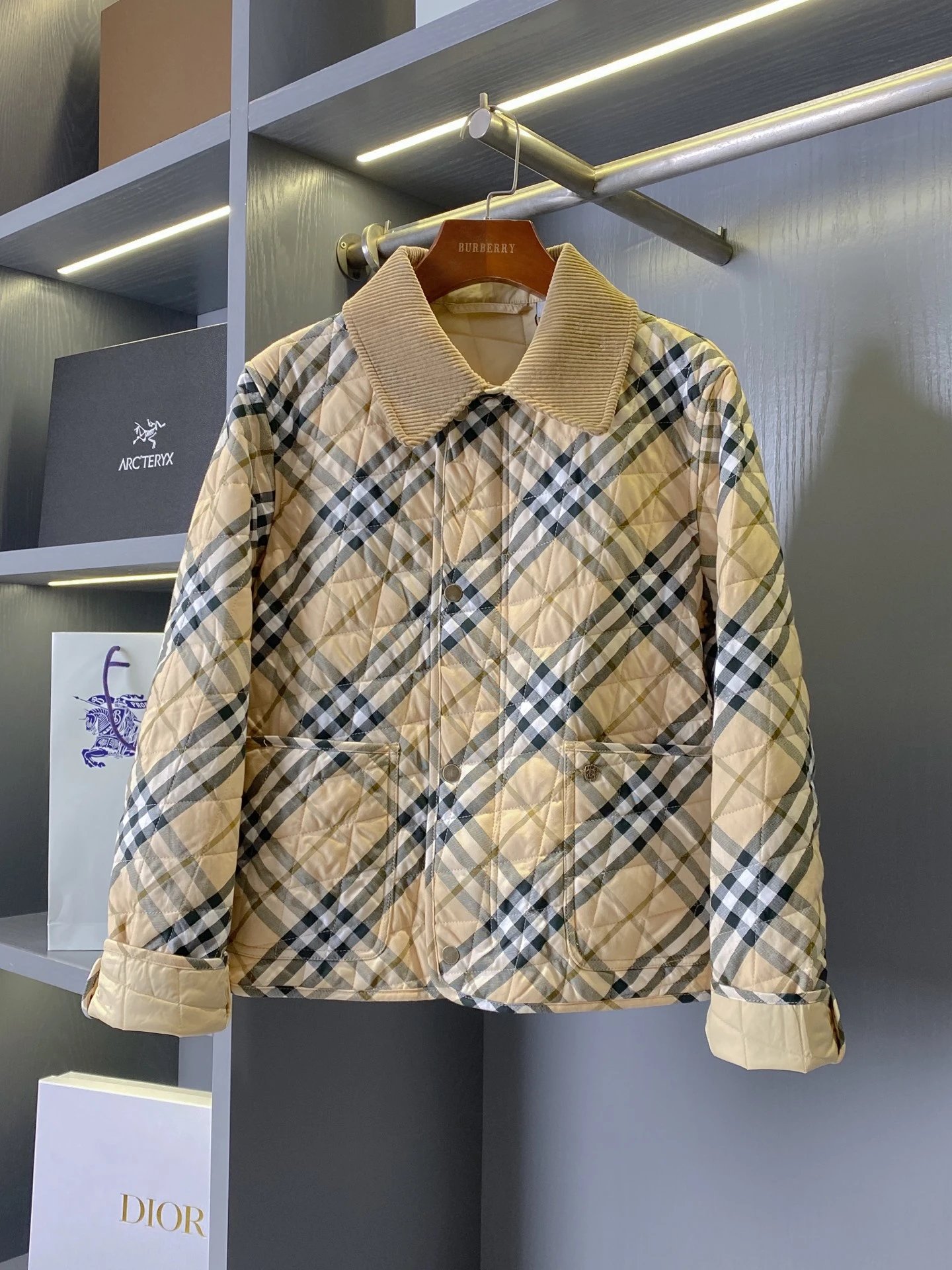 [Damen bekleidung] B * urberry kurze karierte geste ppte Scheunen jacke