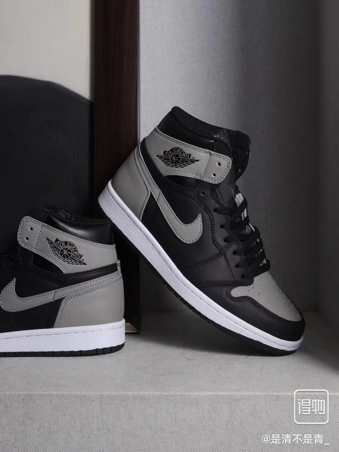 Air Jordan 1 High Shadow Gray