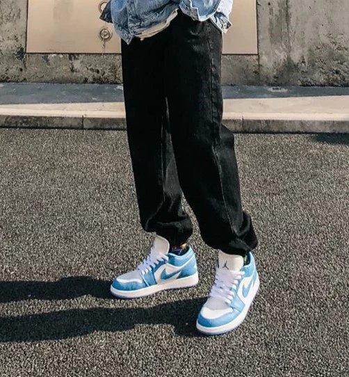 Air Jordan 1 Low Carolina Blue
