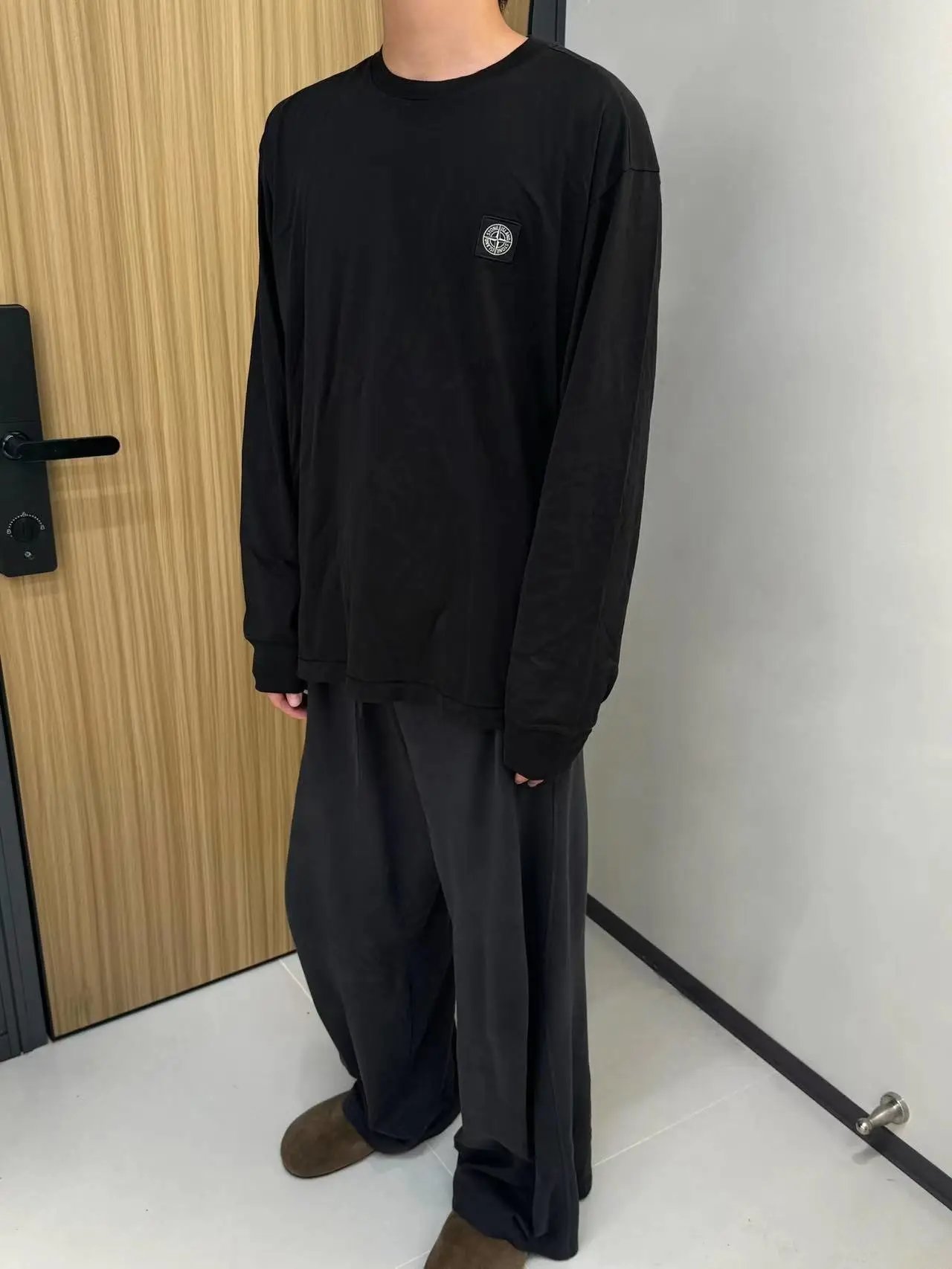 Stone Island Steam-Treated Silky Sheen Black Crewneck Long Sleeve Tee 1