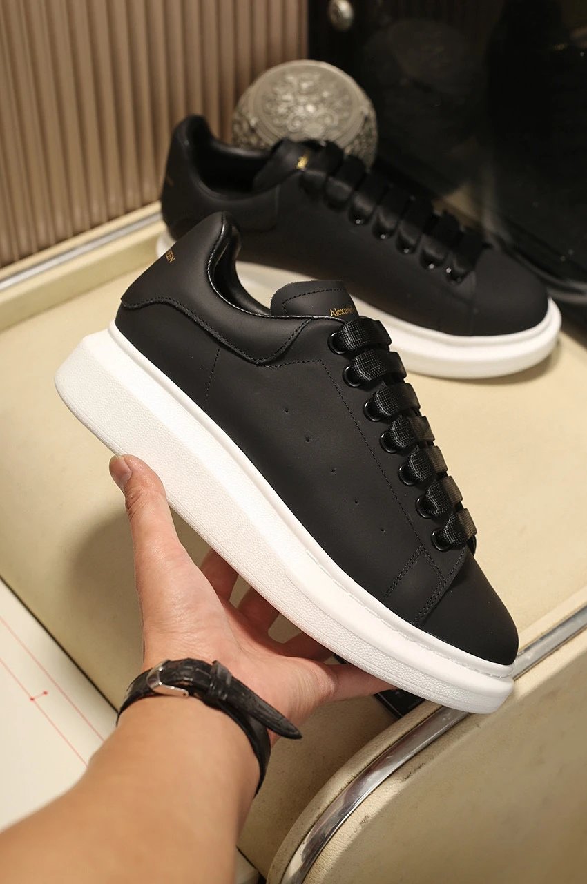 Full Black/White Sole