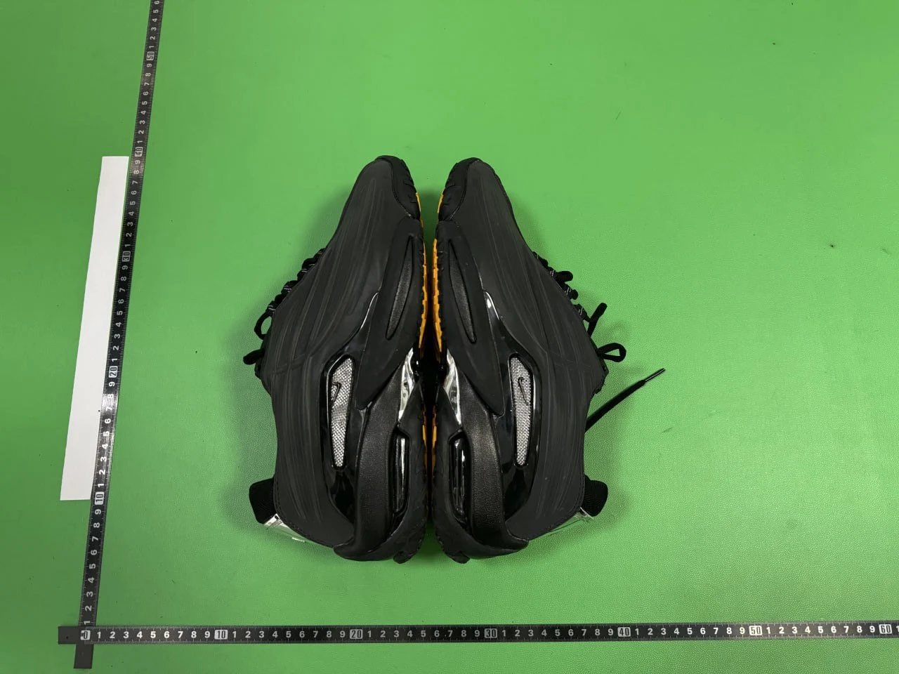 Nike Sneakers Low-Top with Visible Air Cushioning image 6