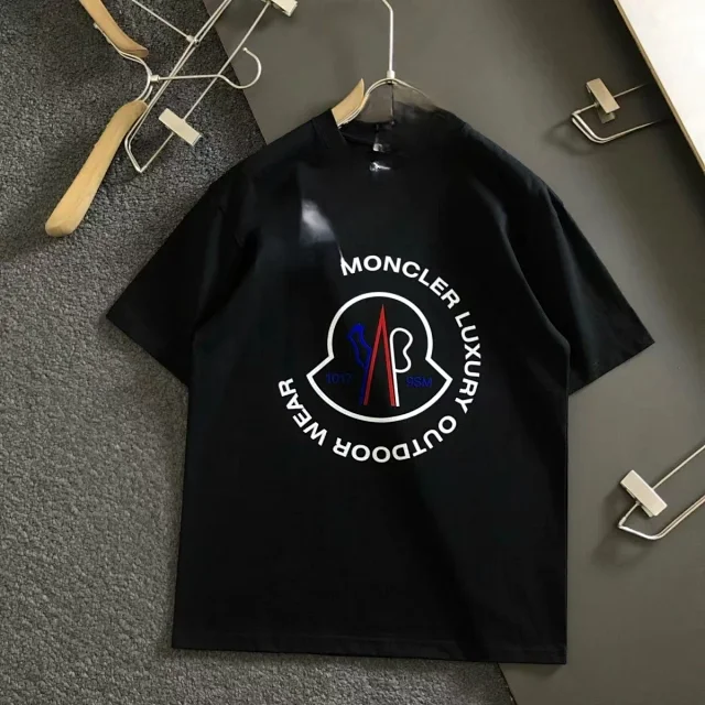 Moncler T-Shirts Short-Sleeve Logo Graphic T-Shirt product detail image 11