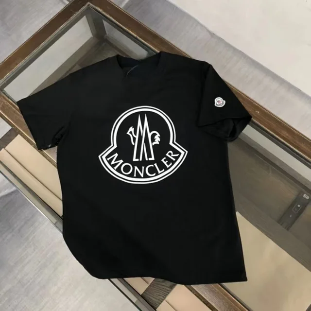 Moncler T-Shirts Short-Sleeve Logo Graphic T-Shirt product detail image 12