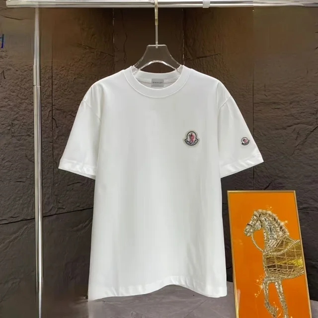 Moncler T-Shirts Short-Sleeve Logo Graphic T-Shirt product detail image 1