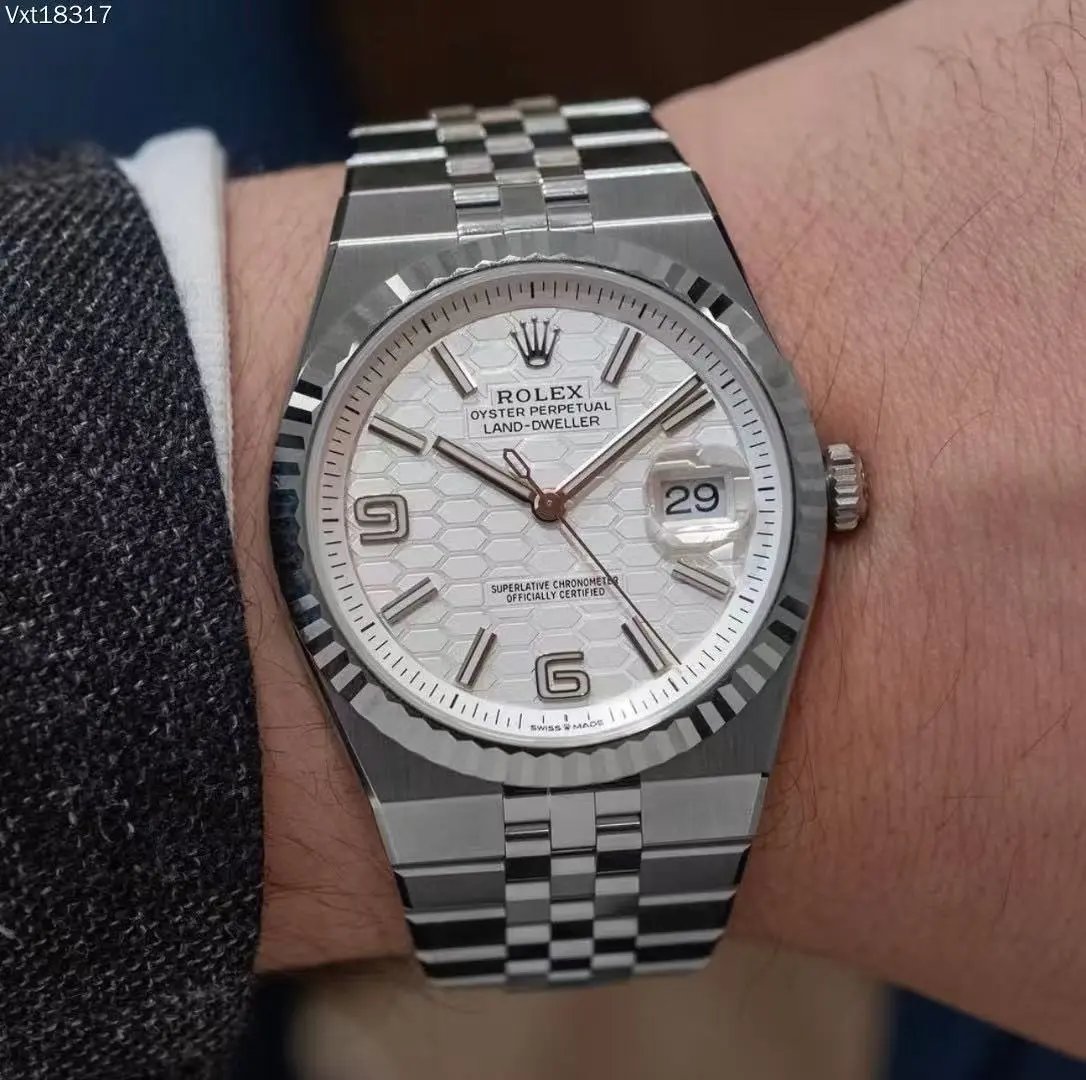 Rolex Oyster Perpetual Land-Dweller 127334