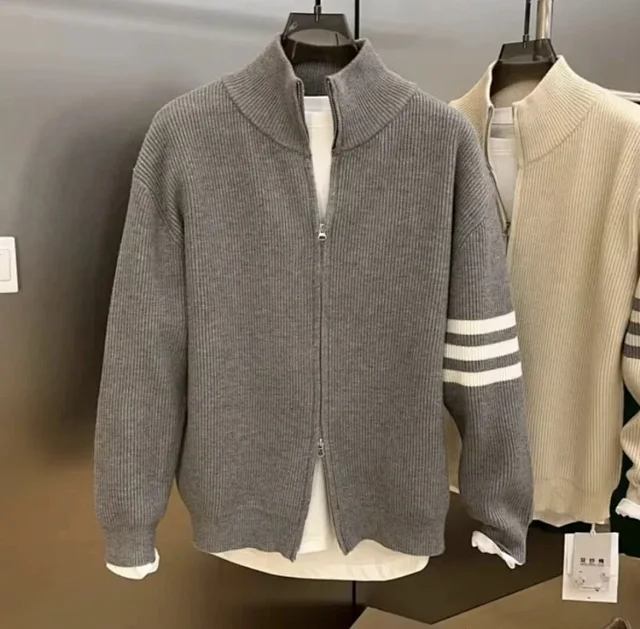 Unbranded Hoodies & Sweatshirts Four-stripe sleeve pullover hoodie product detail image 13