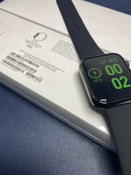 Design S26.A Smartwatch Black and Beige Smartwatches - 81