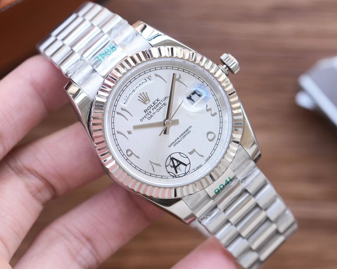 Silver Case · Silver Dial · Steel Strap