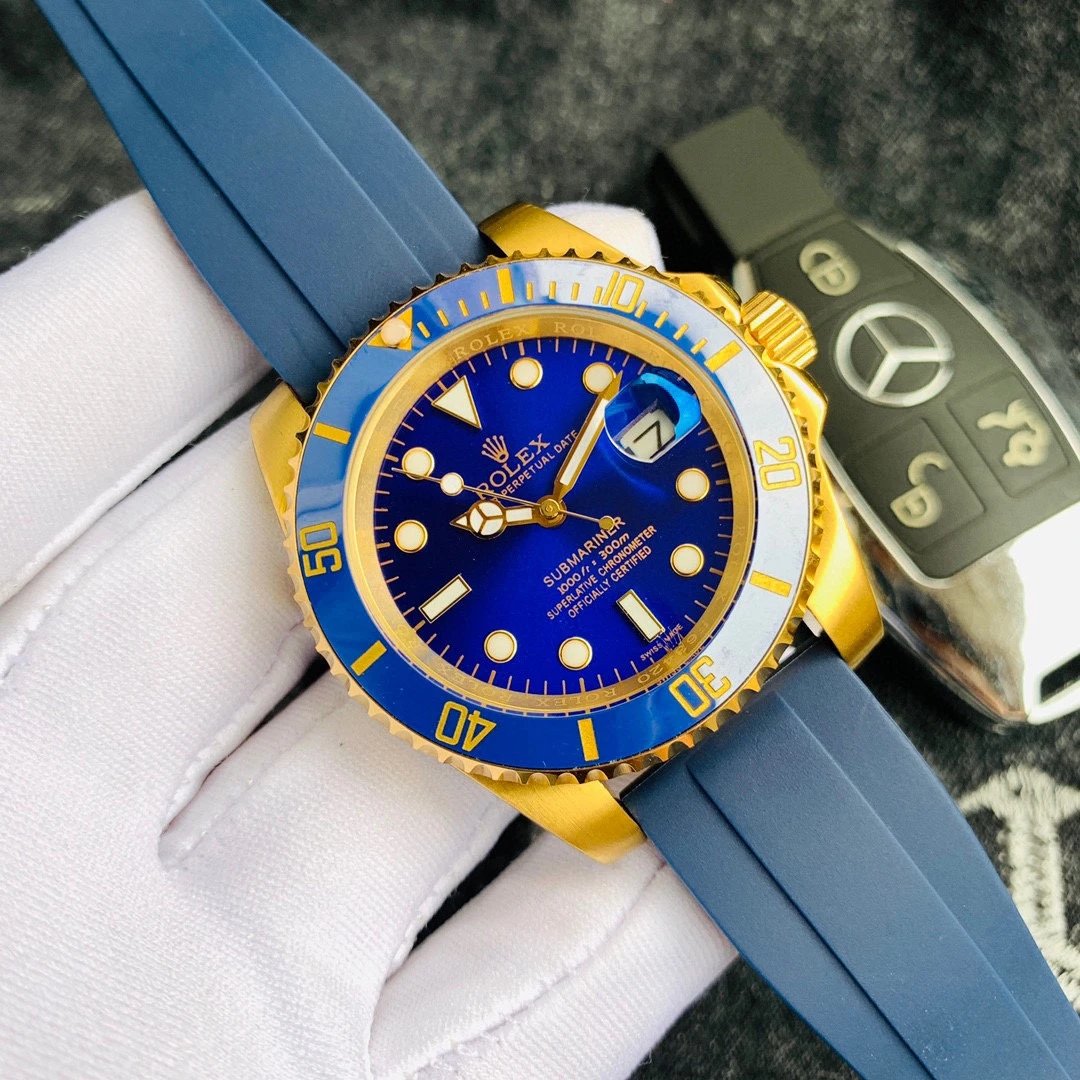 Golden case, blue dial, blue strap; comes without the full set of packaging.