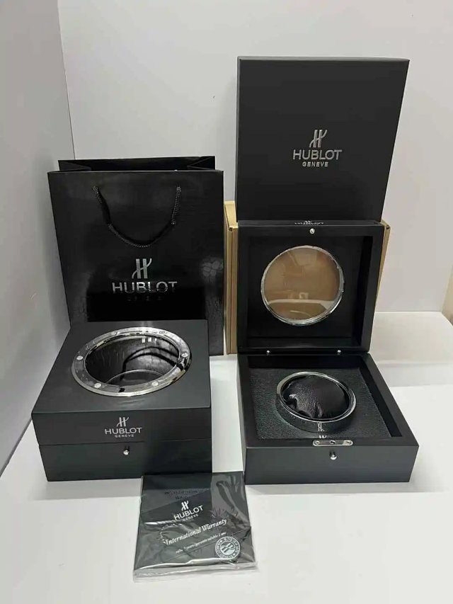 Hublot Watch Box: seller detail photo 1