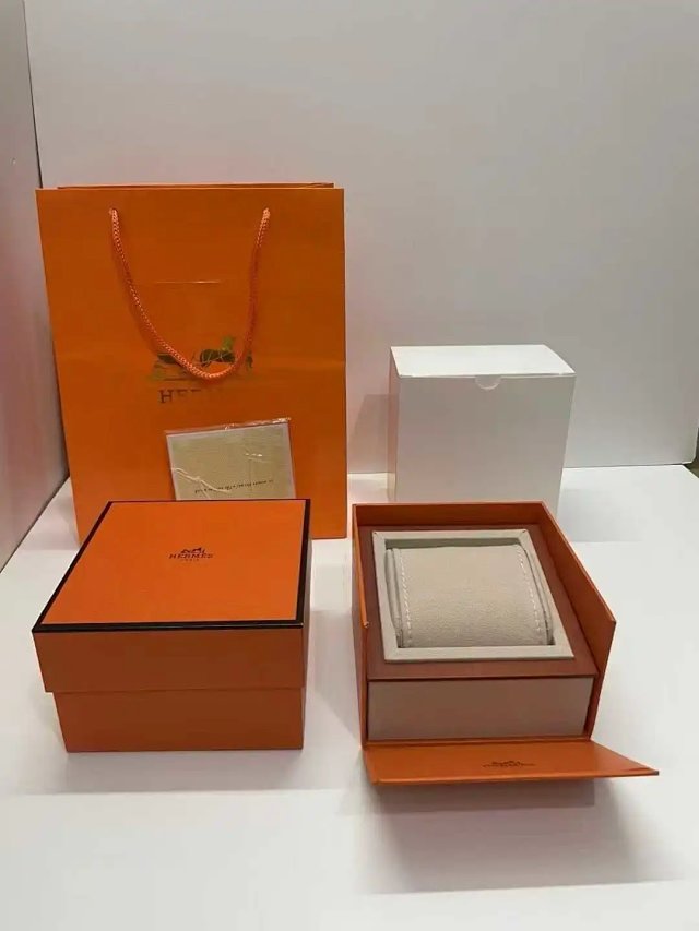 Hermès Watch Box: seller detail photo 3