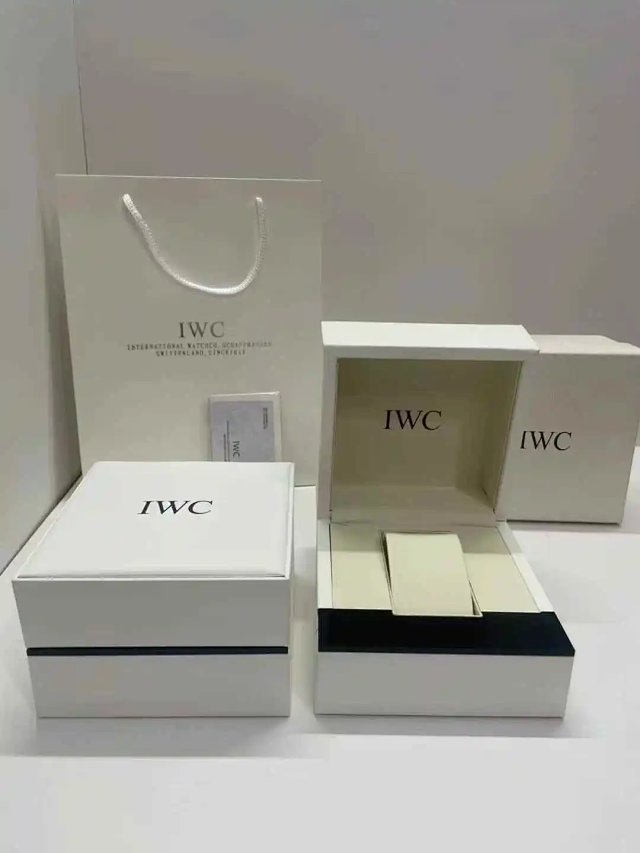 IWC Watch Box: seller detail photo 2