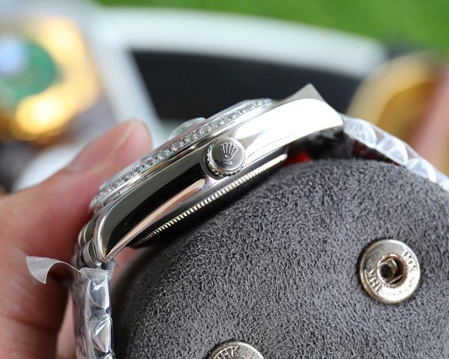 Rolex Watch: seller detail photo 10