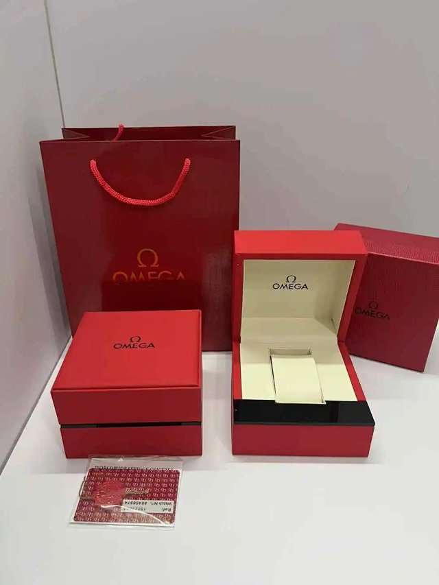 Omega Watch Box: seller detail photo 2
