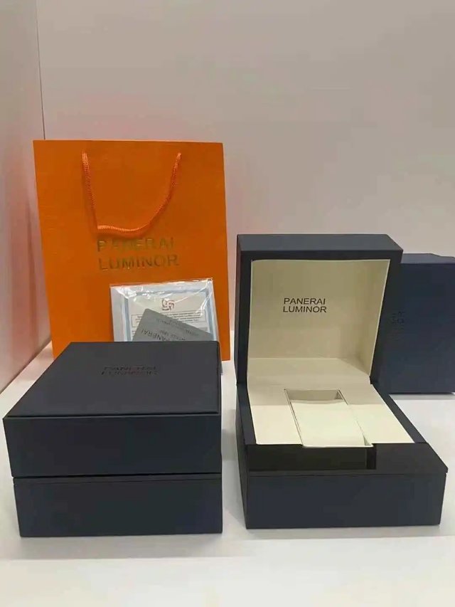 Panerai Watch Box: seller detail photo 2