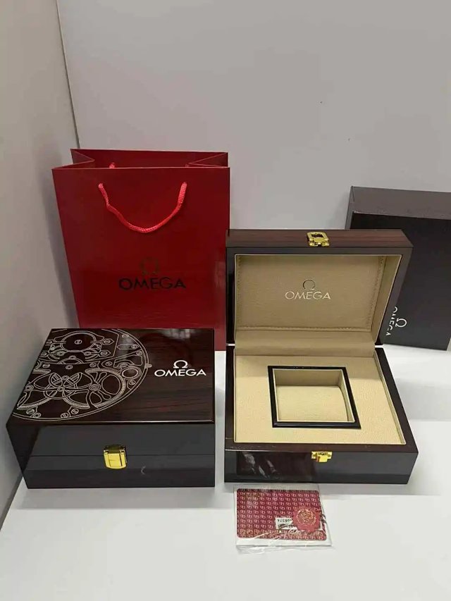 Omega Watch Box: seller detail photo 5